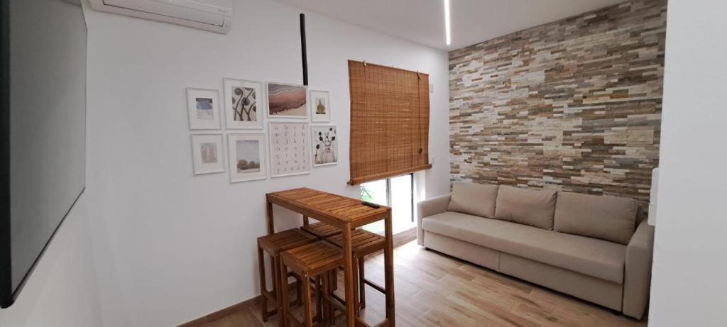 Apartamentos Pino Benidorm Habitación foto